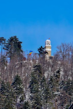 Şehrin kulesi. Kışın İvanovsk, Ukrayna 'daki St. Nicholas Kilisesi' nin kulesi.
