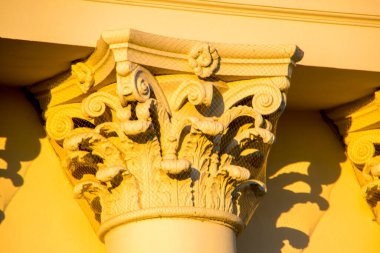 Binanın sütununun parçası