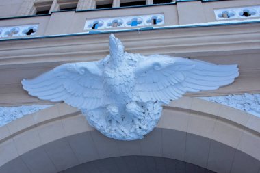 moscow, russia - august 1 9, 2 0 1 7 : monument of the russian military army of the eagle in the moscow kremlin in russia