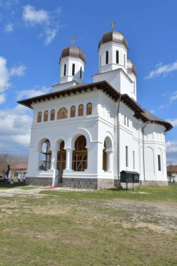 Kutsal üçlünün kilisesi eski şehrin en güzel mimari eyaletinin şehrinde.