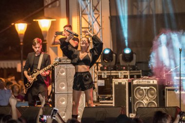 Odessa, Ukrayna - 24 Ağustos, 2017: gece müzik şovu, müzik grubunda caz rock müziği.