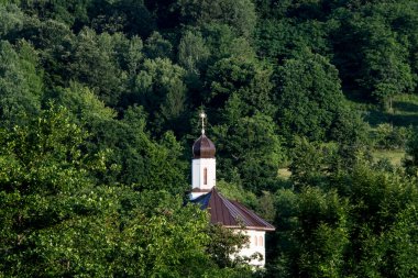 Znojnovo, Sırp köyündeki hanımefendinin kilisesi.