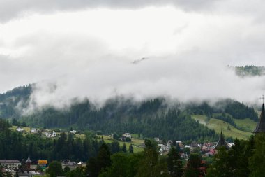 Dağ köyünün manzarası.