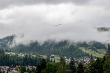Alp dağlarının tepesinden manzara