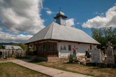 Vadi Kilisesi 'nden Aninisul, 1800 yılında vaiz Stefan Besteleie tarafından kurulan tarihi bir eser olan Romanya' nın Aninisul din vadisinde yer alan St. Pious Parascheva 'ya adanmış bir Ortodoks kilisesidir.