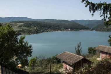 Güzel göl manzarası