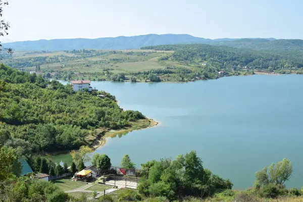Göl manzarası