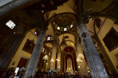 Barselona 'daki St. George Katedrali' nin içinde.