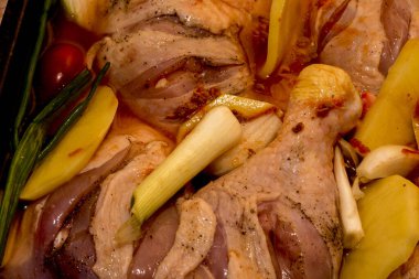 Izgara tavuk ve sebze.