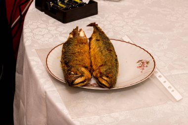 Limonlu ve baharatlı ızgara balık..