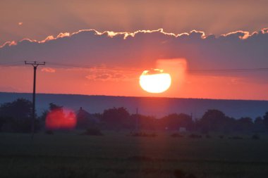 Sahada gün batımı
