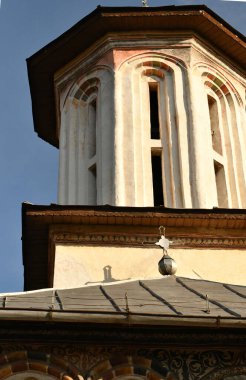 Şehrin eski bir kasabasındaki katedral. Başkentin merkezi.