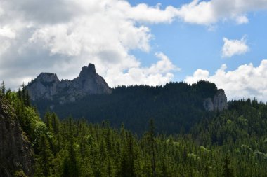 dağ manzarası, dağlar ve bulutlar