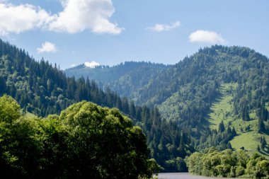 Dağlardaki güzel dağ yolu