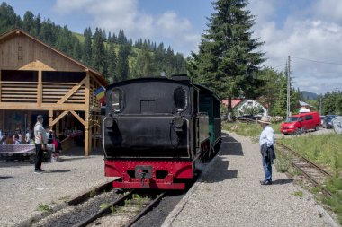 Dağlardaki tren istasyonu