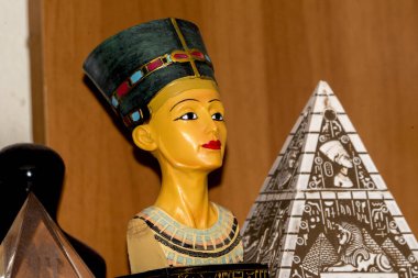 Mısırlı, Mısırlı. Mısır tanrısı heykeli. yüksek kaliteli fotoğraf