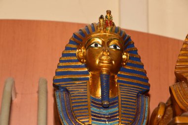 Bir kraliçe heykeli - firavun, Mısır. Mısır müzesi.