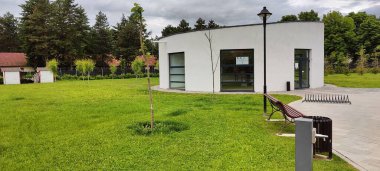 Şehrin modern binası