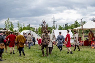 Savaşın yeniden inşası.