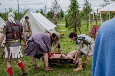 Rus ordusunun ilk savaşı, dünya savaşı, tarihi köydeki savaşın yeniden inşası. Dünyanın yeniden inşası