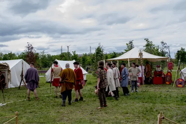 Tarih şehri Vyborg, Rusya 'daki ortaçağ savaşının 13 Temmuz' daki yeniden inşası.