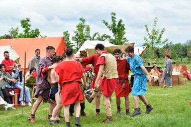 Parkta ortaçağ savaşı