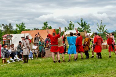 Ortaçağ Dünya Savaşı 'nda yeniden yapılanma