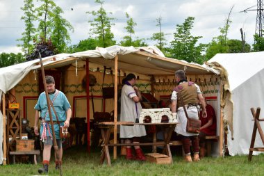 Tarihi müzedeki insanlar..