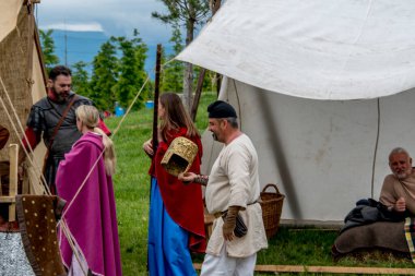 Ortaçağ yeniden yapılanma festivali, Rusya.