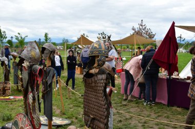 Ortaçağ zırhlı bir ortaçağ şövalyesi.