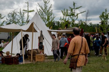 Ortaçağ 'ın yeniden inşası.