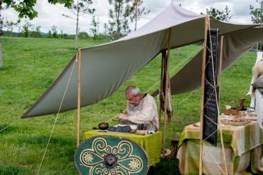 Eski ortaçağ rekonstrüksiyonu. Dünyanın tarihsel tarihi..