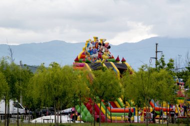 Tayland şehrindeki parkta.