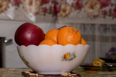 Paskalya 'da yumurta ve paskalya yumurtaları hala masada.