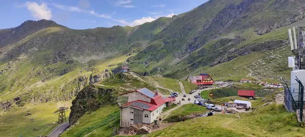 Kuzeydeki dağların manzarası