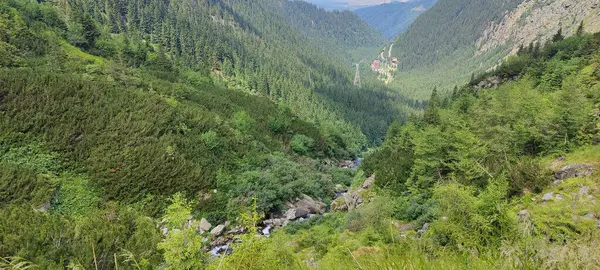 Dağların güzel manzarası