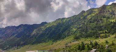 Dağların güzel manzarası