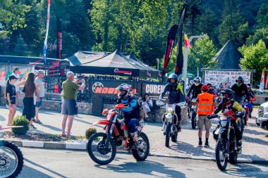 Şehirdeki dağ yarışı.