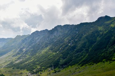 Dağların güzel manzarası