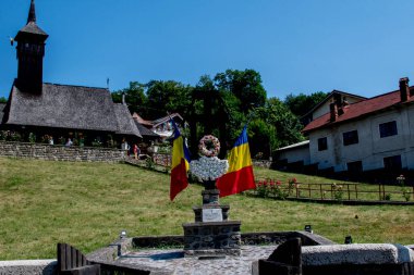 Romanya, Transilvanya, Romanya - 11 Ağustos, 220 Ağustos: Roma Kale Leydimizin Romen Kilisesi manzarası,