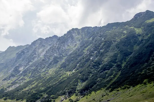 Dağların güzel manzarası