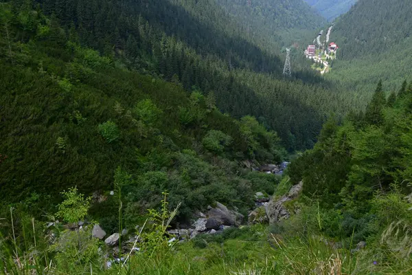 Dağların güzel manzarası