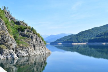 Gölün güzel manzarası