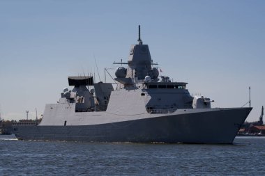 WARGeIP - Güdümlü füze fırkateyni limandan ayrılıyor