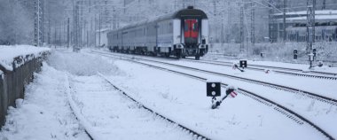 MANUAL Demiryolu Swith - Karlı kış aylarında eski klasik demiryolu kaplama altyapısı