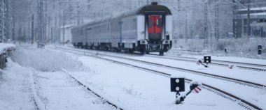 MANUAL Demiryolu Swith - Karlı kış aylarında eski klasik demiryolu kaplama altyapısı