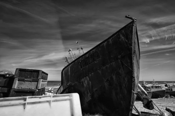 Halászati Port Halászati Ládák Halászhálók Hajó Hátterében — Stock Fotó