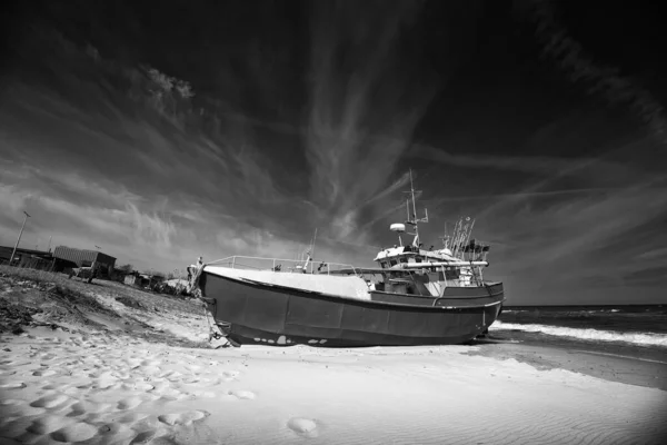 Rybolovné Lodě Malé Lodě Mořském Pobřeží — Stock fotografie