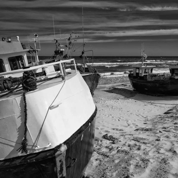 Barcos Pesca Pequeños Buques Orilla Del Mar — Foto de Stock