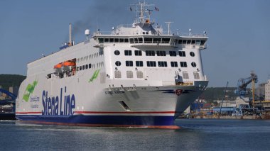 GDYNIA - POLAND - 30 Mayıs 2023: Yolcu feribotu deniz yolculuğuna çıkıyor